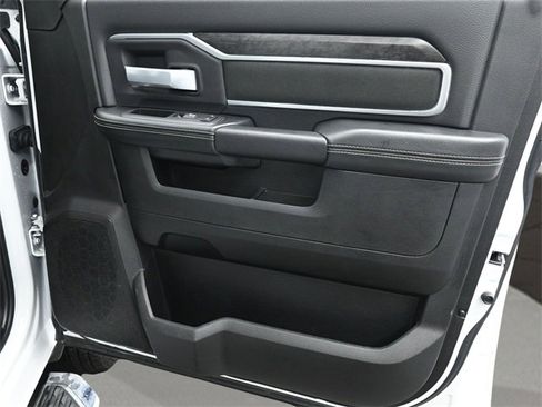Used 2024 RAM 3500 Big Horn image 19