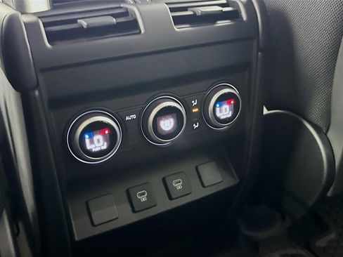 Used 2025 Land Rover Defender 110 X image 27