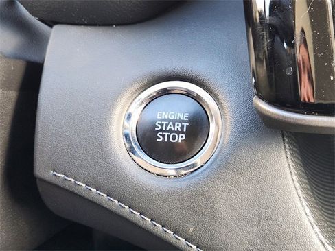 Used 2022 Toyota Highlander XLE image 22