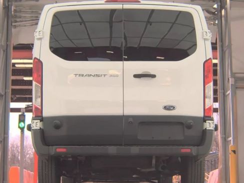 Used 2016 Ford Transit 350 XL RWD image 5