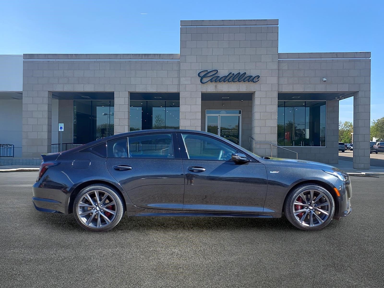 Used 2024 Cadillac CT5 V w/ Platinum Package AWD/4WD image 4