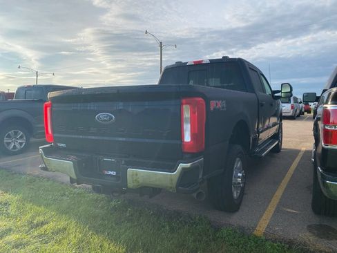 Used 2023 Ford F250 XLT w/ FX4 Off-Road Package AWD/4WD image 9