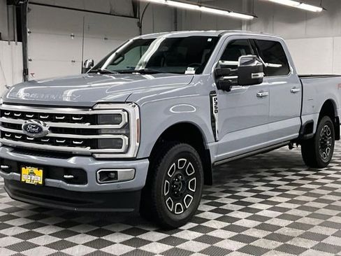 Used 2024 Ford F350 Platinum w/ FX4 Off-Road Package image 11