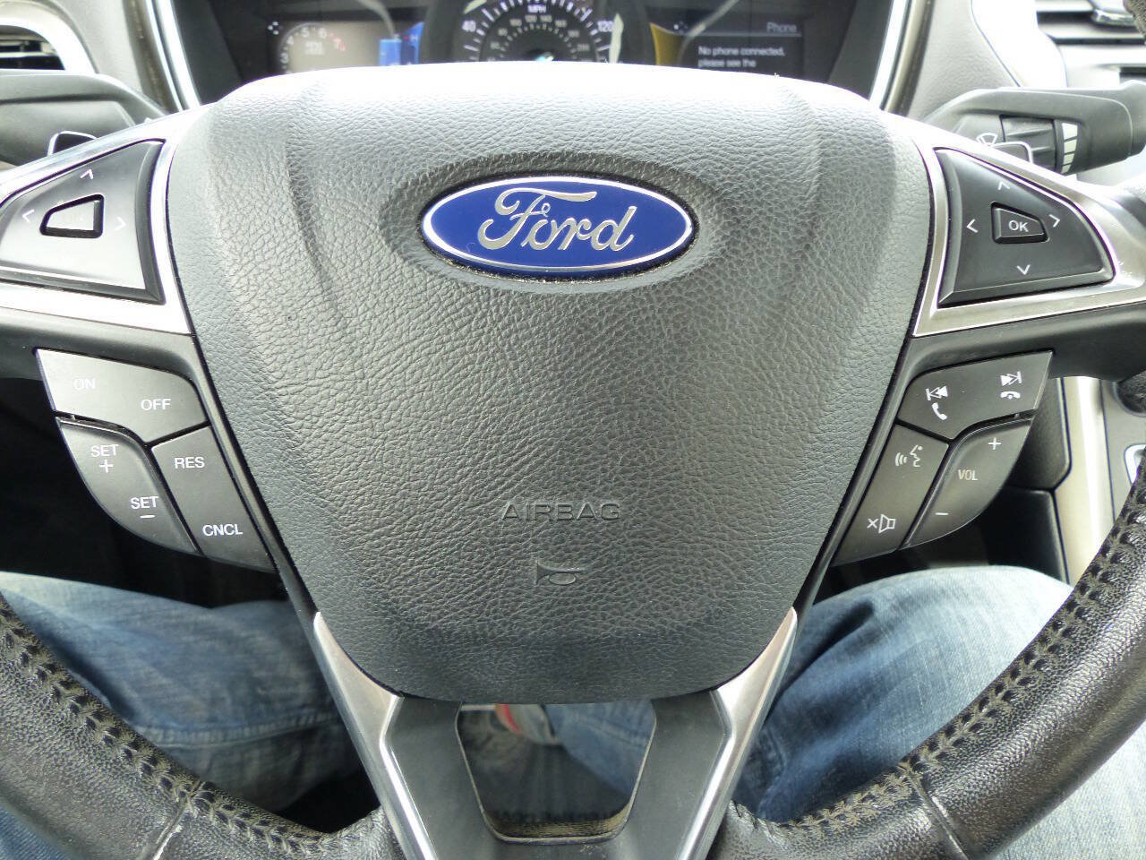 Used 2017 Ford Fusion SE w/ Fusion SE Technology Package FWD image 30