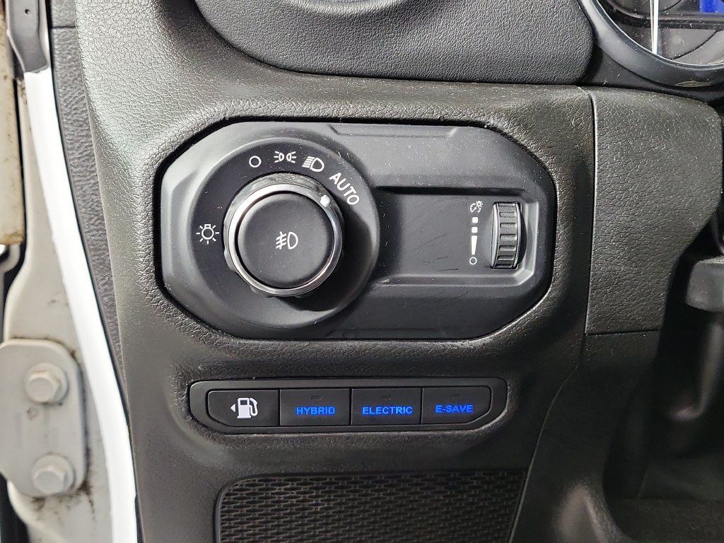 Used 2023 Jeep Wrangler Unlimited Sahara w/ Cold Weather Group AWD/4WD image 13