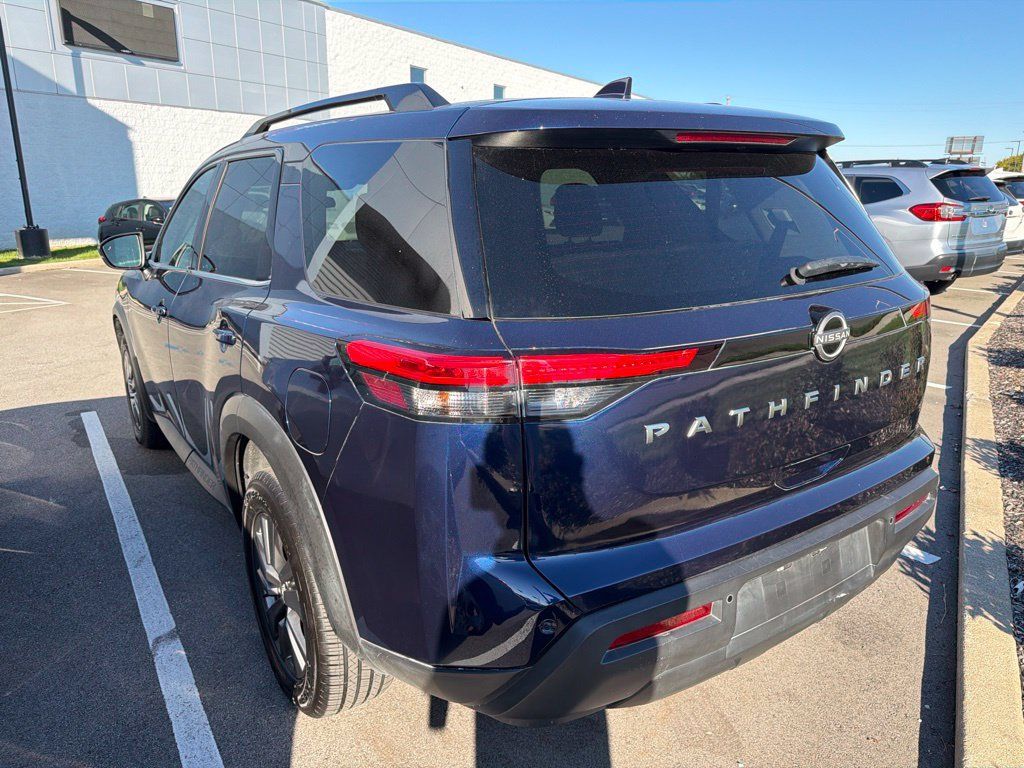 Used 2025 Nissan Pathfinder SV AWD/4WD image 15