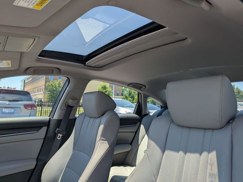 Used 2018 Honda Accord EX-L image 16