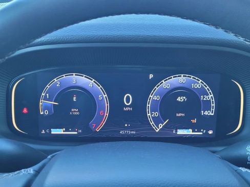 Certified 2024 Jeep Wagoneer L Series III w/ Flexible Seating Group image 8