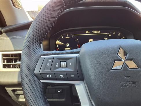 Used 2026 Mitsubishi Outlander SE FWD image 18