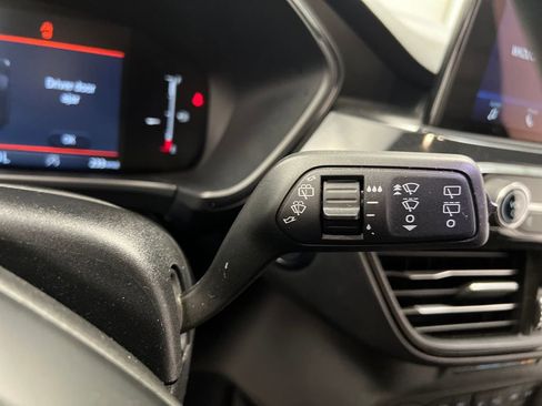 Used 2025 Ford Escape ST-Line AWD/4WD image 38