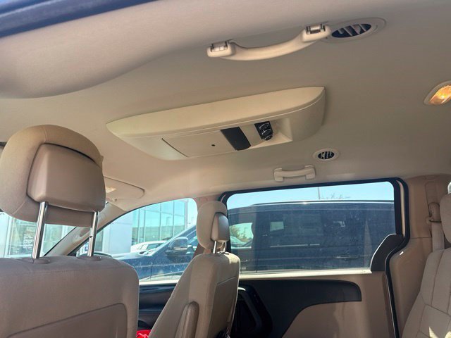 Used 2013 Dodge Grand Caravan SXT FWD image 7
