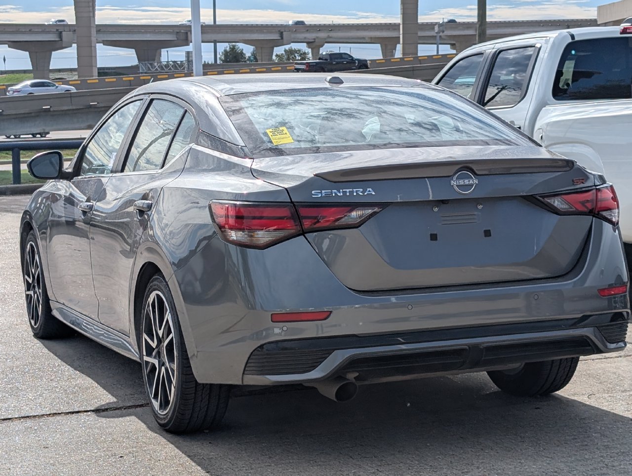 Used 2025 Nissan Sentra SR FWD image 4