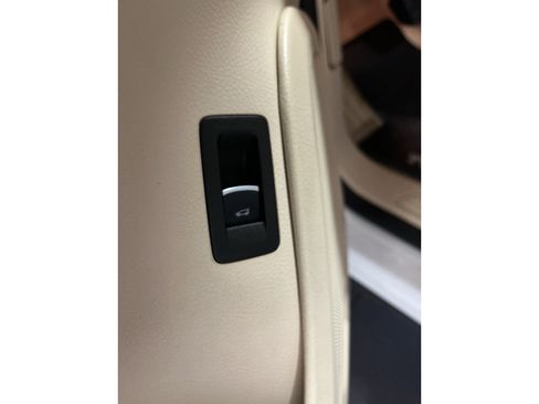 Used 2013 Volkswagen Touareg VR6 AWD/4WD image 29
