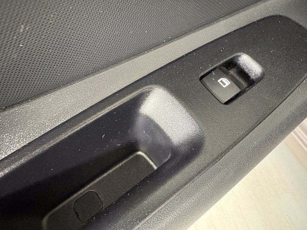 Used 2024 Hyundai Elantra SEL FWD image 34