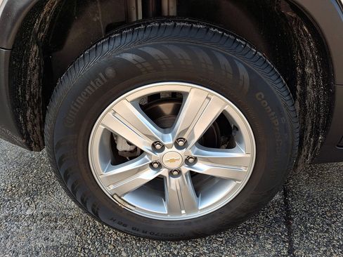 Used 2022 Chevrolet Trax LT w/ LT Convenience Package image 9