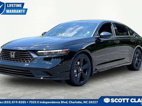 Used 2025 Honda Accord Sport image 3