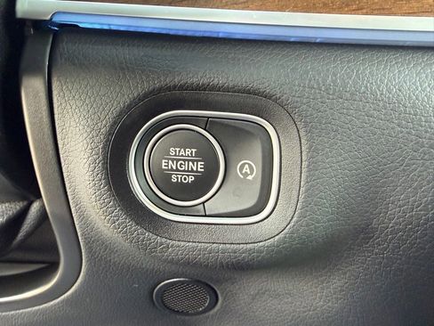 Used 2025 Mercedes-Benz GLS 450 4MATIC image 26