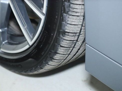 Used 2025 BMW 230i xDrive Coupe w/ Convenience Package image 34