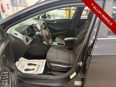 Used 2016 Chevrolet Cruze LT w/ Convenience Package image 12