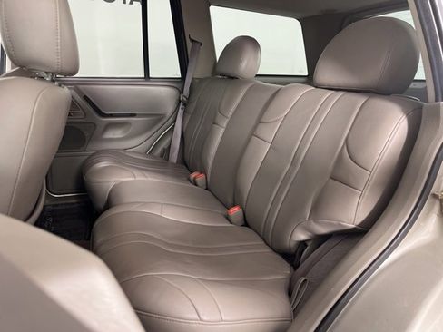 Used 2004 Jeep Grand Cherokee Laredo w/ Tan Your Hide Group image 14