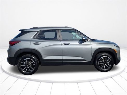 Used 2025 Chevrolet TrailBlazer LT image 7