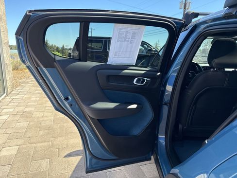 Used 2023 Volvo C40 P8 Recharge Ultimate image 11