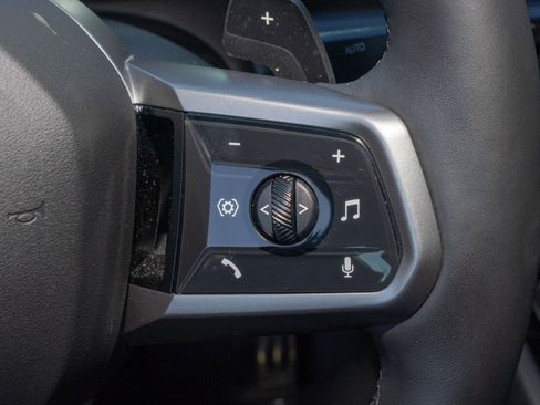 Used 2025 BMW 530i w/ M Sport Package image 32