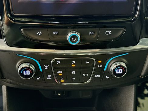 Used 2023 Chevrolet Traverse LT w/ LPO, Floor Liner Package FWD image 17