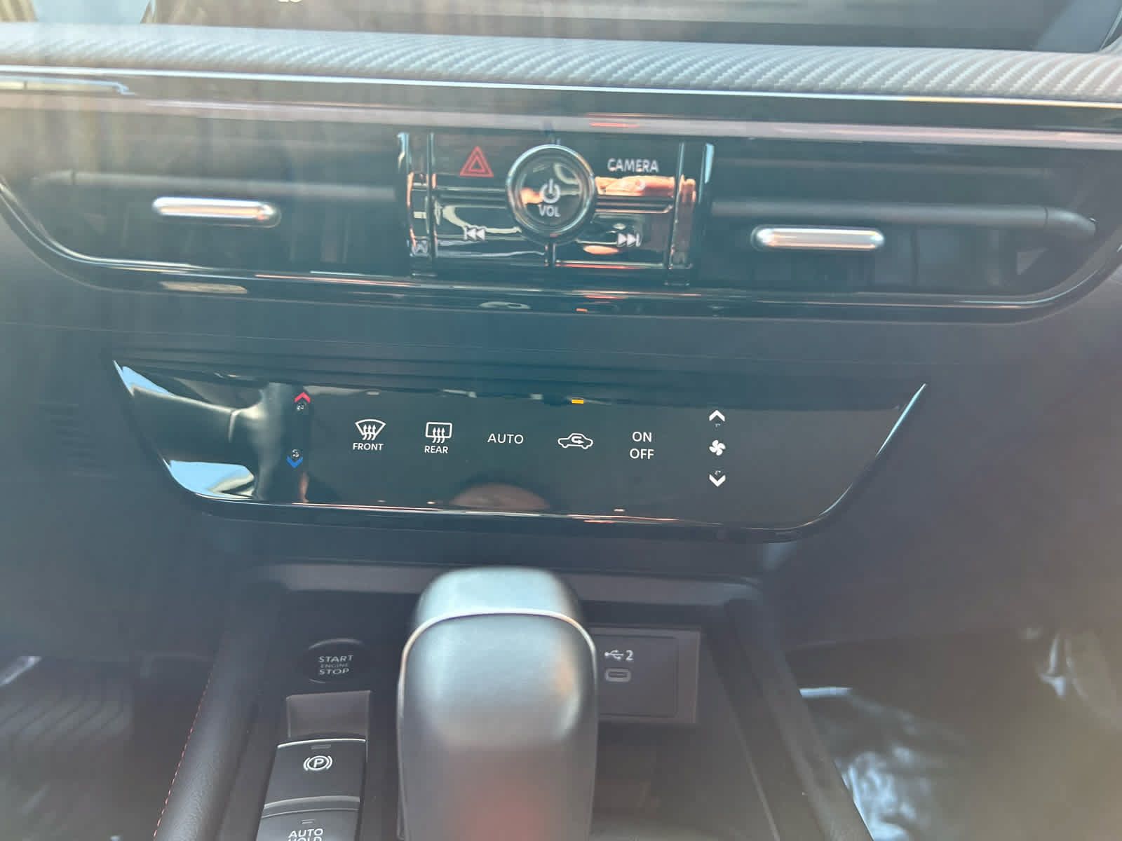Used 2025 Nissan Kicks SR AWD/4WD image 18