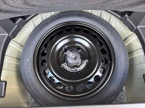 Used 2023 Chevrolet Equinox LT image 30