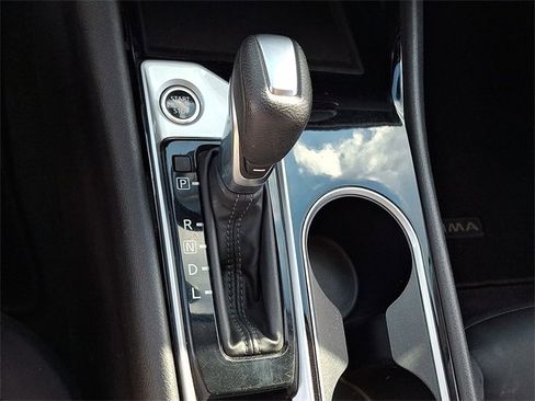 Used 2024 Nissan Altima 2.5 SV image 15