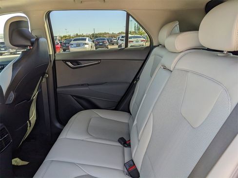 Certified 2024 Kia Niro EX Touring image 19