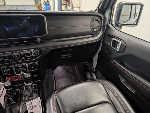 Used 2024 Jeep Wrangler Unlimited Rubicon AWD/4WD image 13