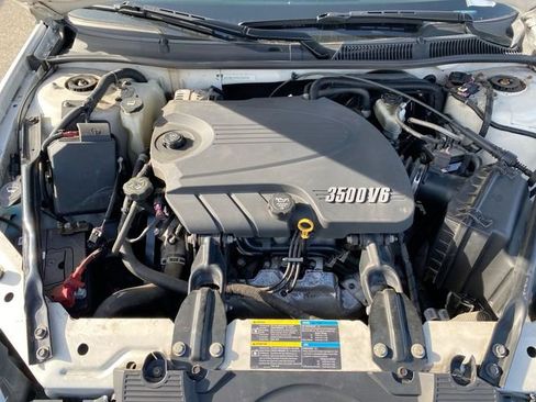 Used 2010 Chevrolet Impala LT w/ Luxury Edition Package FWD image 8