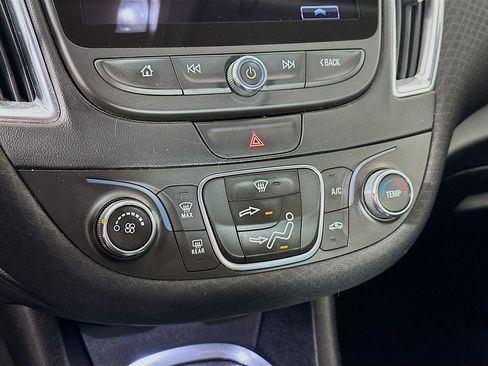 Used 2016 Chevrolet Malibu LT image 15