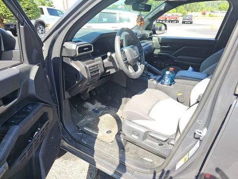 Used 2026 Toyota Tacoma TRD Off-Road AWD/4WD image 2