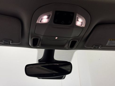 Used 2024 Chrysler Pacifica Limited FWD image 32