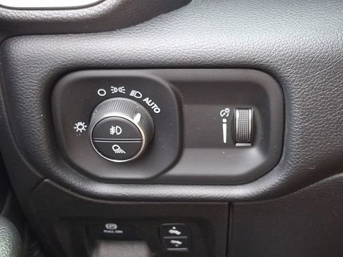 Used 2022 RAM 1500 Big Horn AWD/4WD image 24