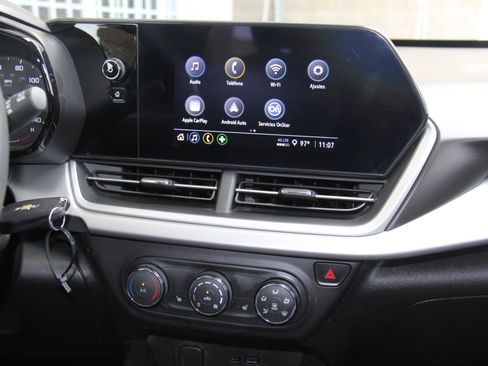 Used 2024 Chevrolet Trax LS w/ LS Convenience Package FWD image 15