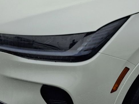 Certified 2024 Lincoln Nautilus Reserve w/ Equipment Group 203A image 9