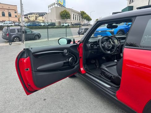 Used 2022 MINI Cooper SE FWD image 9