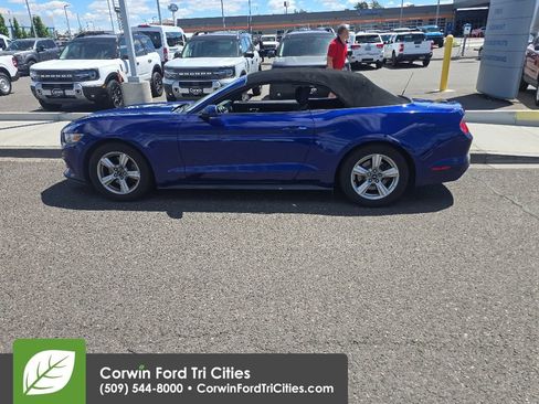 Used 2016 Ford Mustang Convertible RWD image 8