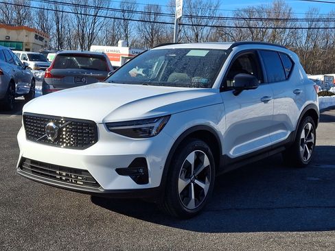 New 2026 Volvo XC40 B5 Plus w/ Protection Package Premier image 2