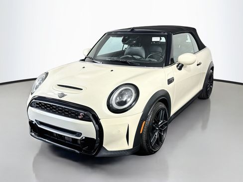 Used 2022 MINI Cooper S w/ Driver Assistance Package FWD image 4