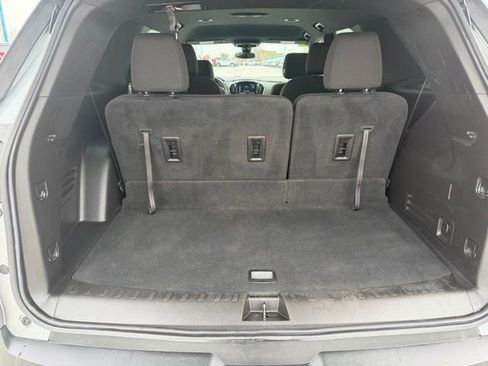 Used 2023 Chevrolet Traverse LT image 11