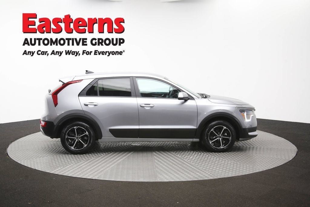 Used 2025 Kia Niro LX FWD image 43