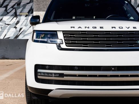 Used 2023 Land Rover Range Rover SE image 4