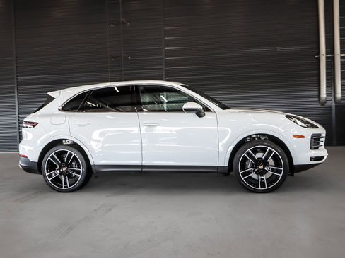 Certified 2023 Porsche Cayenne image 11
