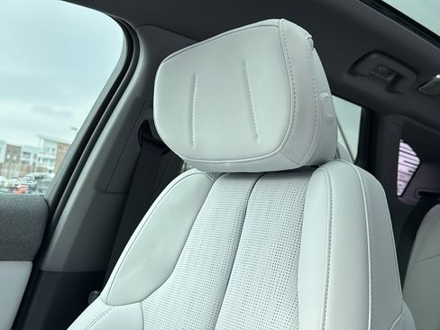 New 2026 Cadillac Optiq Luxury 2 image 21