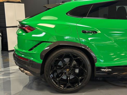 Used 2023 Lamborghini Urus Performante AWD/4WD image 19
